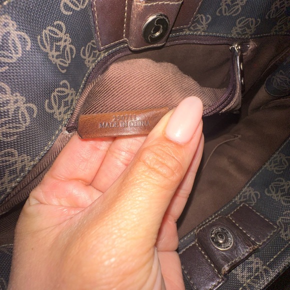 Loewe Anagram Shoulder Bag with COA & generic dustbag - Picture 9 of 16